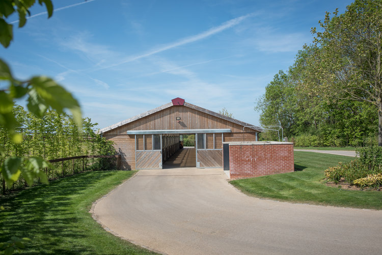 Yearling-Barn